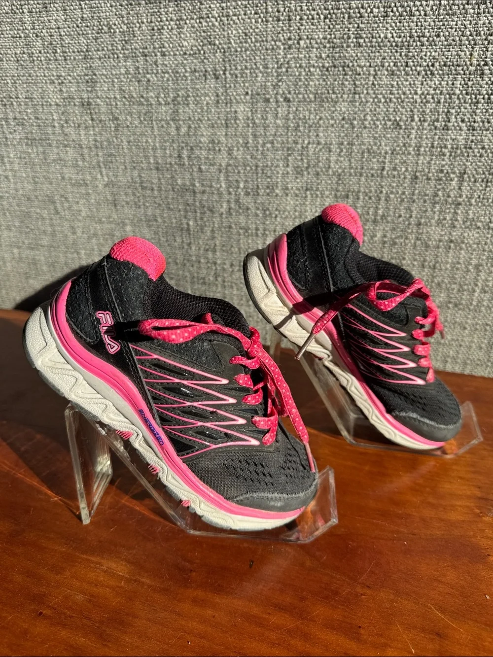 Fila Toddler Girls Black & Hot PinkLightweight Mesh Sneakers Size 11 Toddler